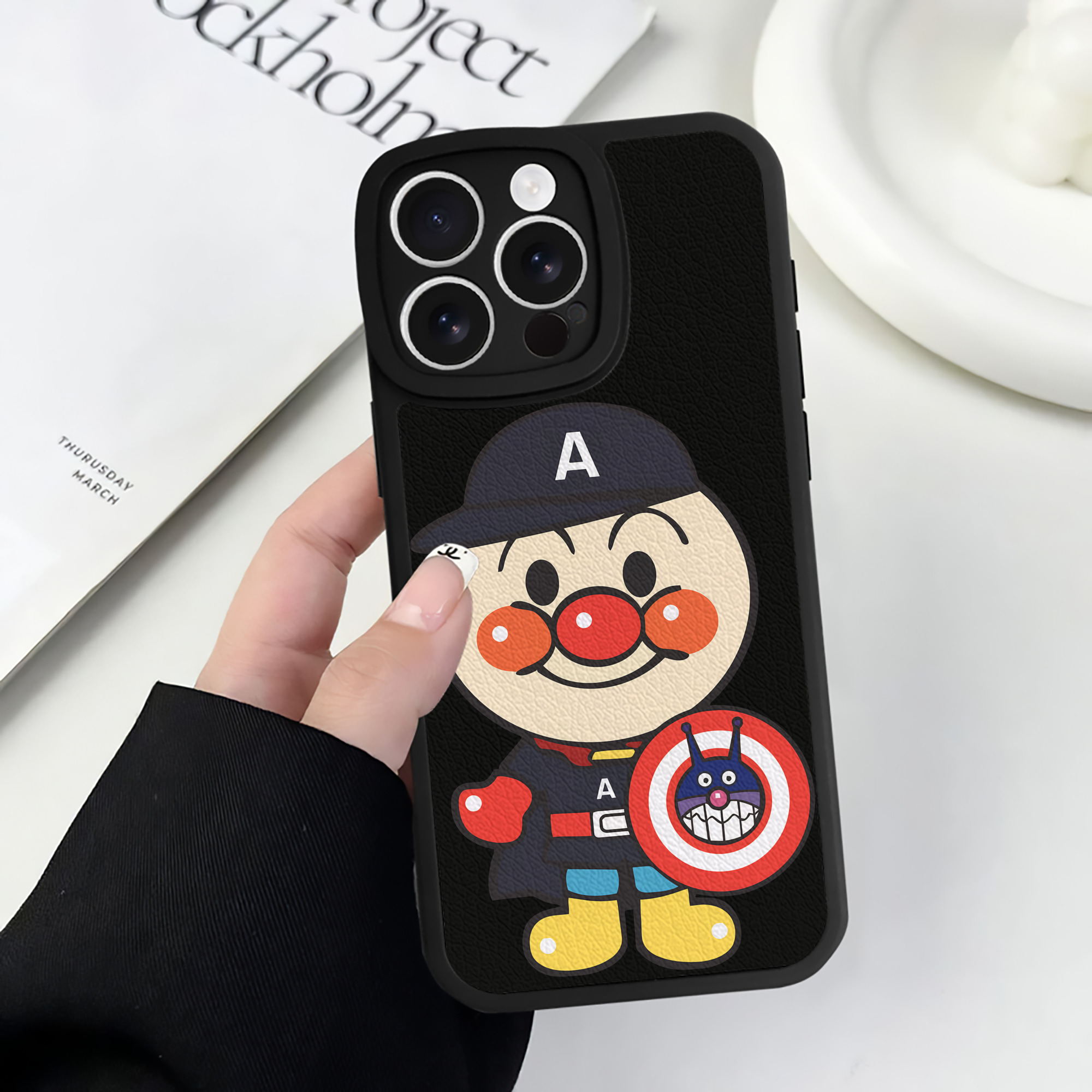 （画像用） アンパンマン Anpanman 【iPhone 16シリーズ対応】シリコンスマホケース（レザー調） 材質：シリコン